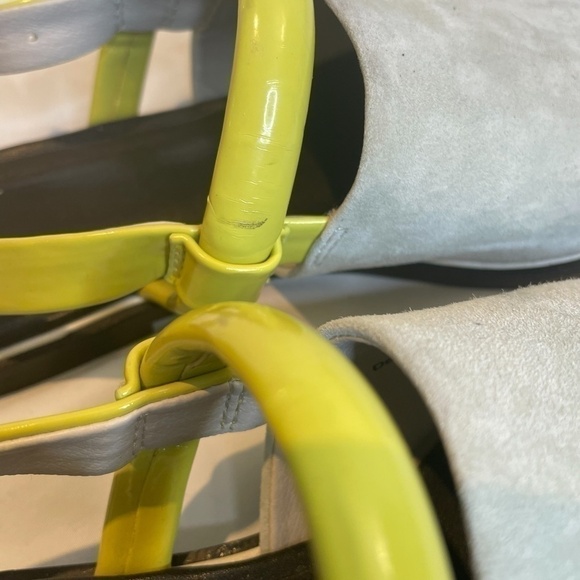 Grey Suede and Lime Trim Sandel💛🤍 - Picture 10 of 10